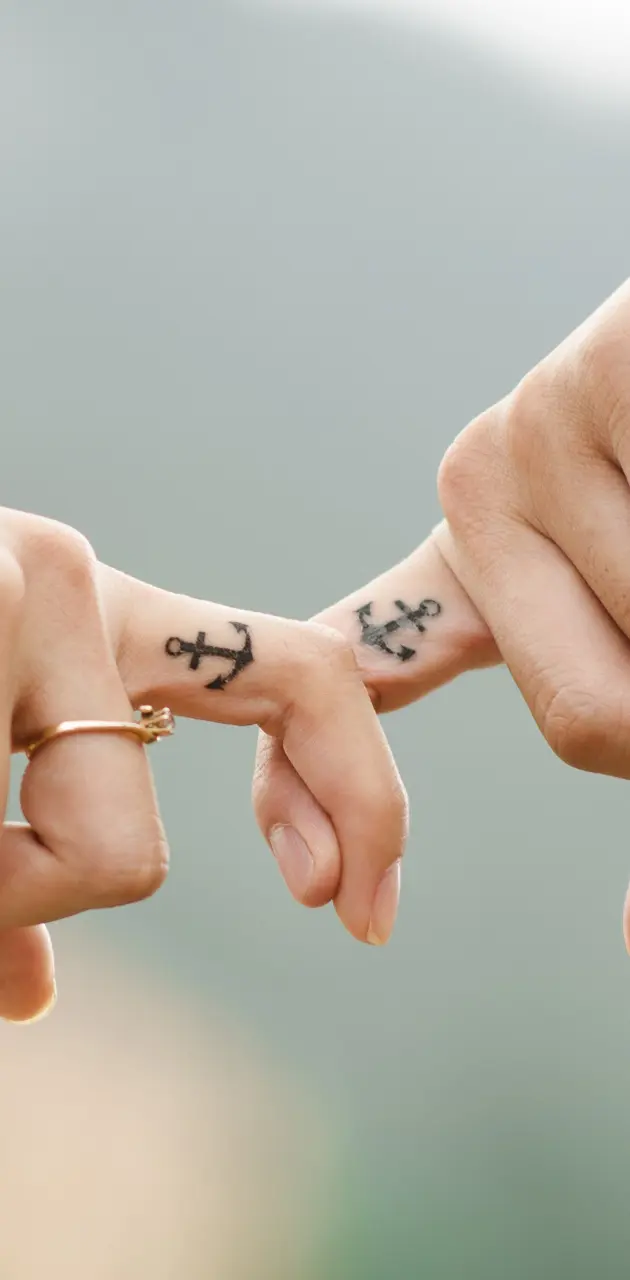 Anchor Couple Finger