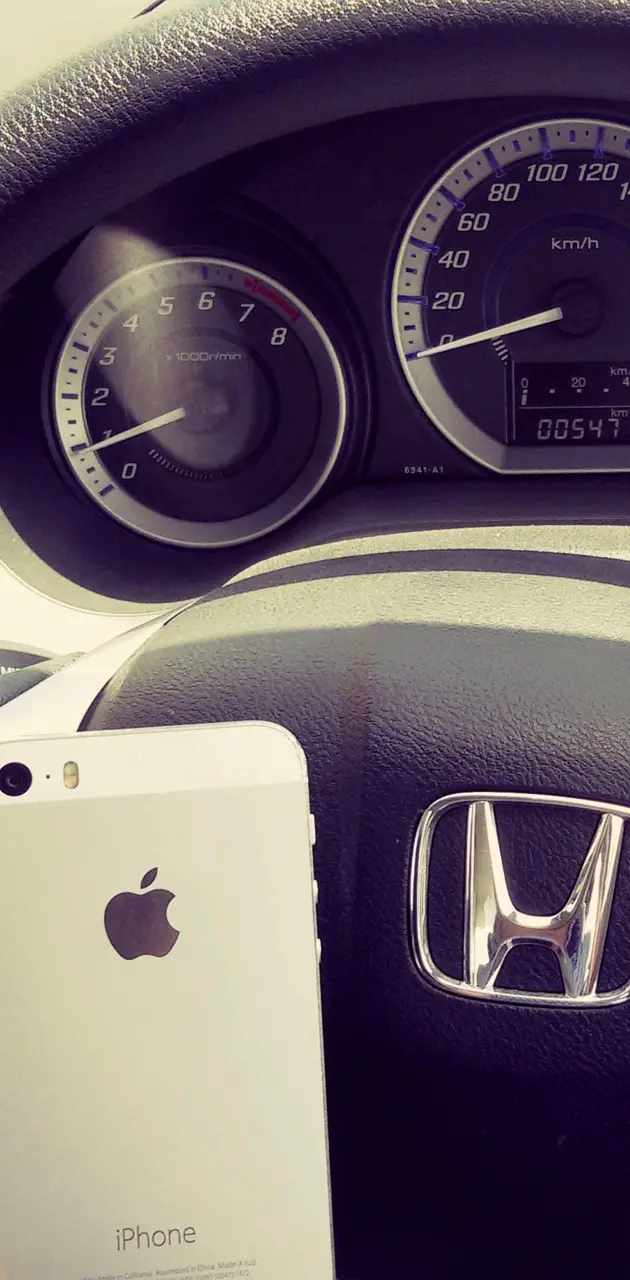 Honda with iPhone5s