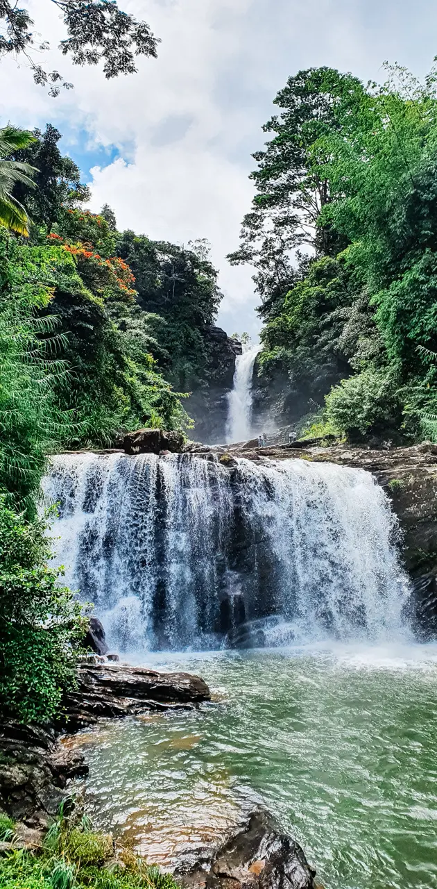 Kadiyanlena Waterfall