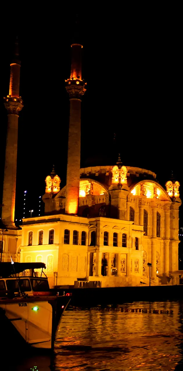 Ortakoy Camii