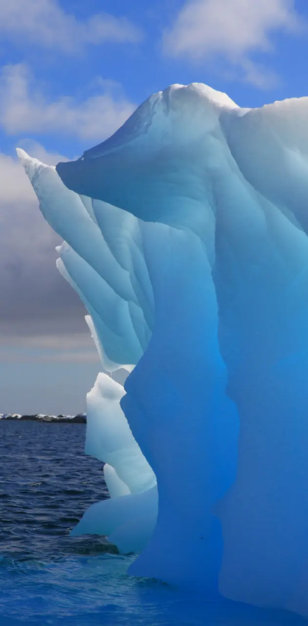 luminescent iceberg
