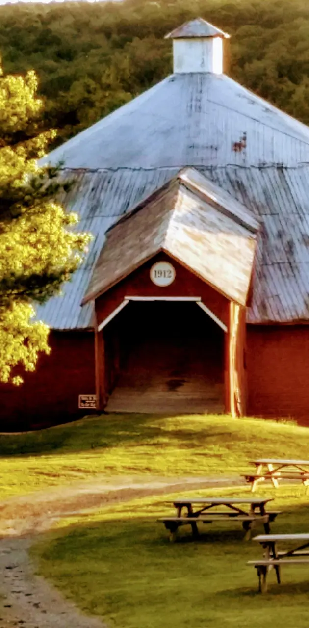 Round barn