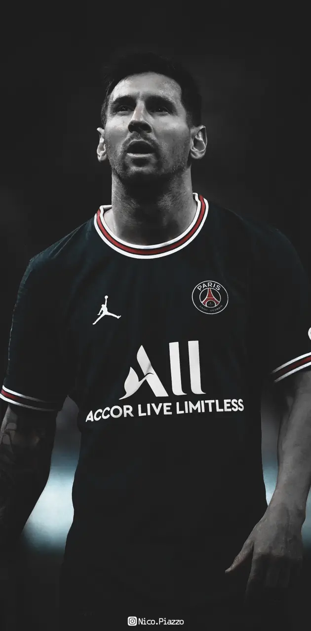 Download Lionel Messi in Paris Saint-Germain Jersey Wallpaper