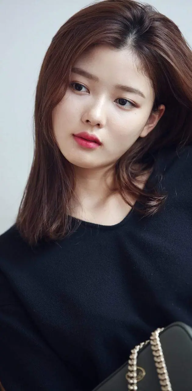 Kim yoo-jung 
