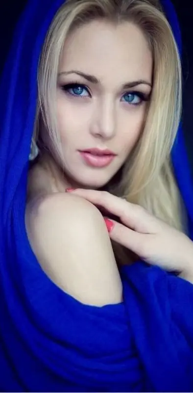 girl in blue