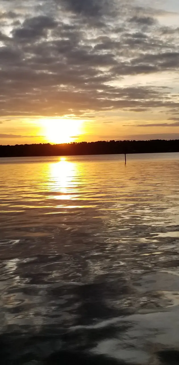Sun set on the lake