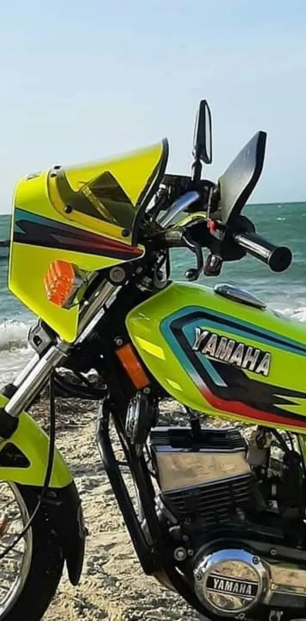 Rx115 amarilla playa