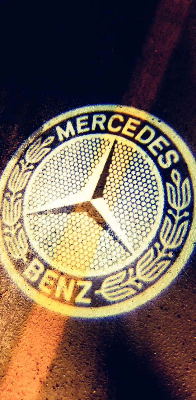 Mercedes Lamp Logo
