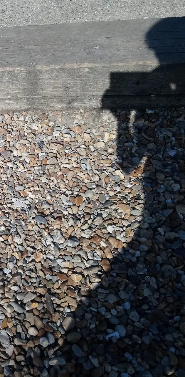 Gravel shadow