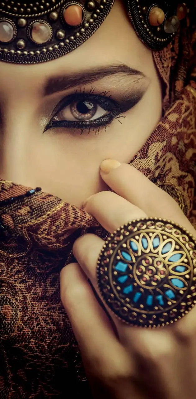 Arabian eyes