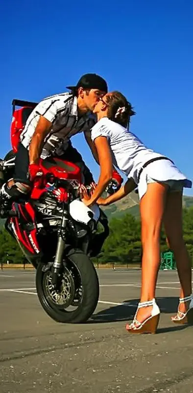 Bike Stunt Kiss