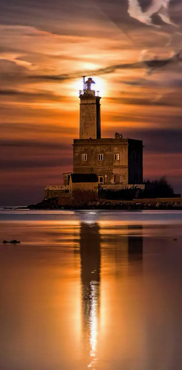 Lighthouse 32