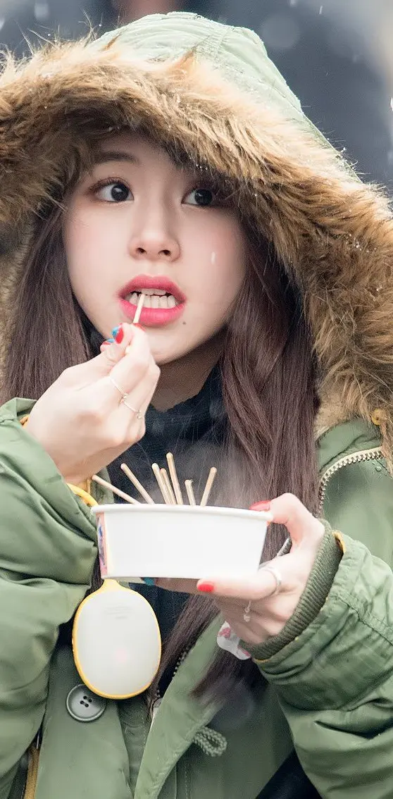TWICE Chaeyoung snow