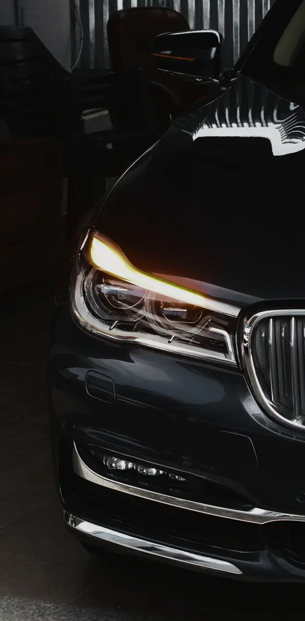 BMW 7 SERIES | Dark