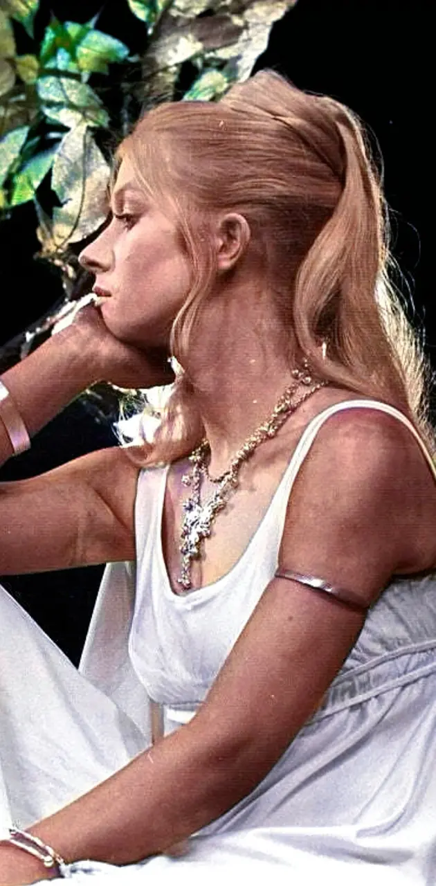 Helen Mirren color