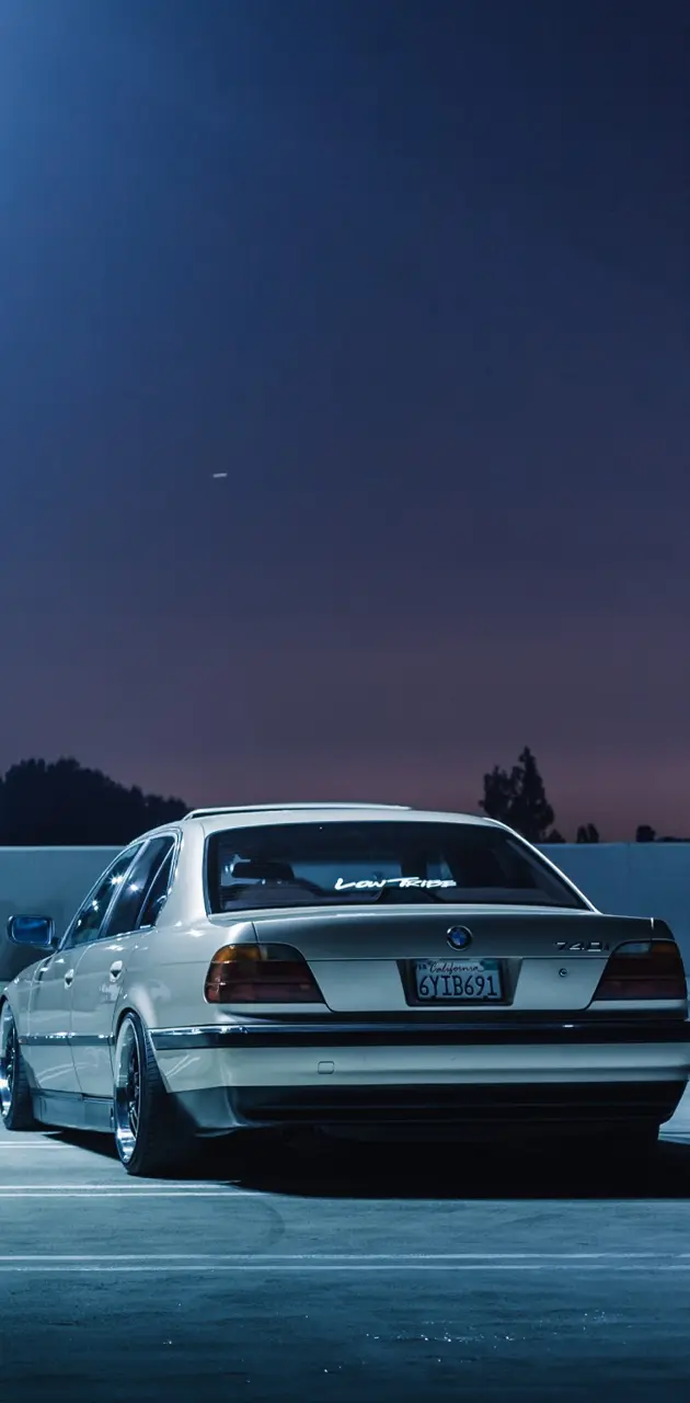 Stance BMW 740i 