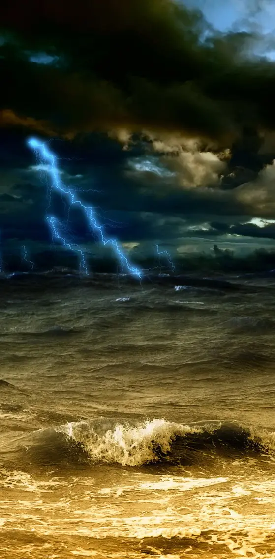 sea and lightning