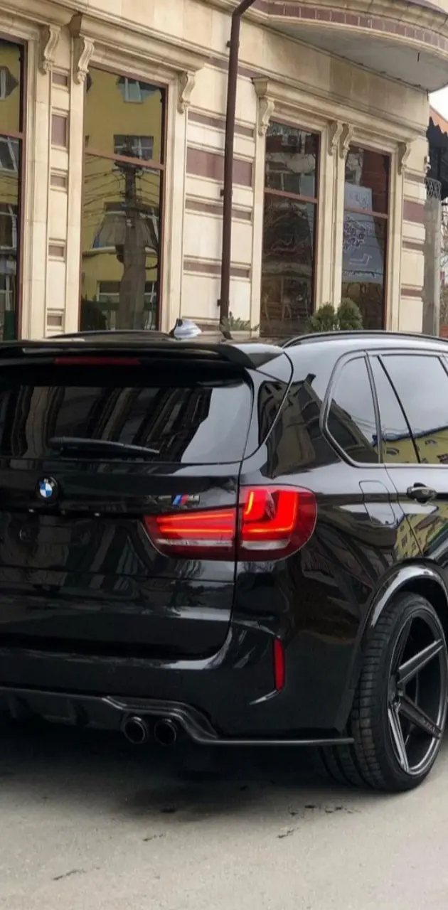 Black BMW X5M