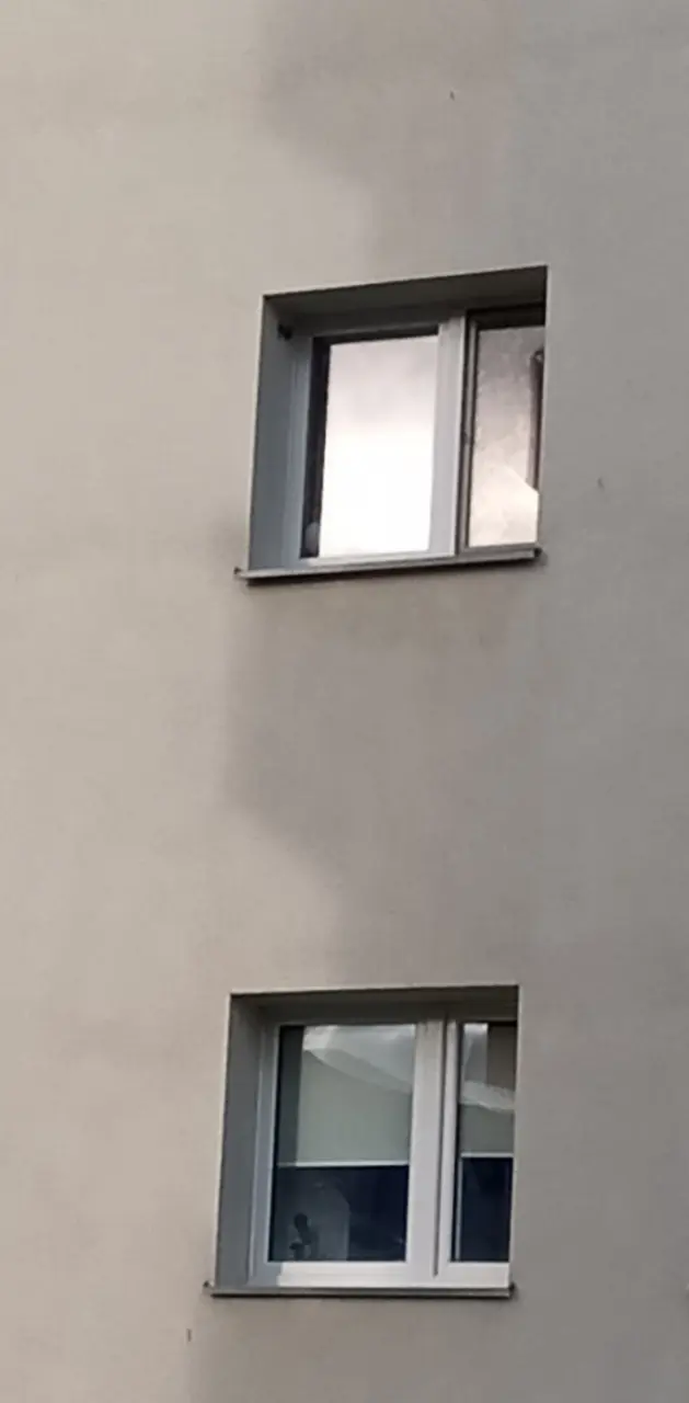 2 windows 