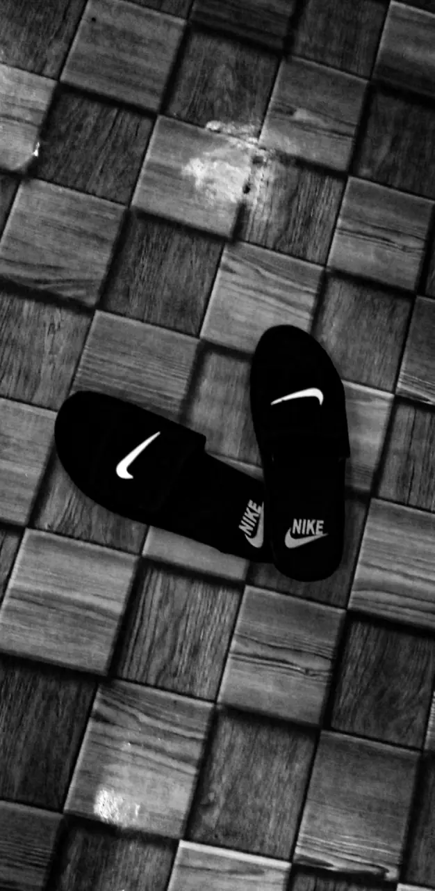 Nike flip flops 