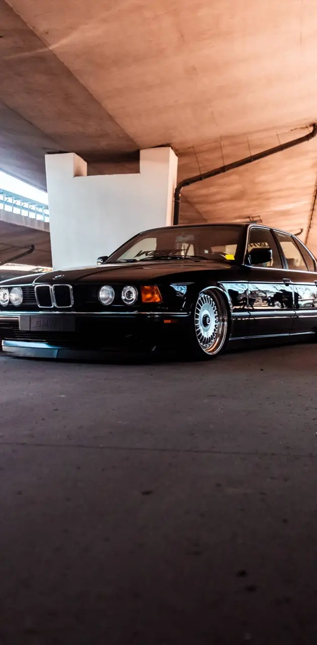 BMW E32 