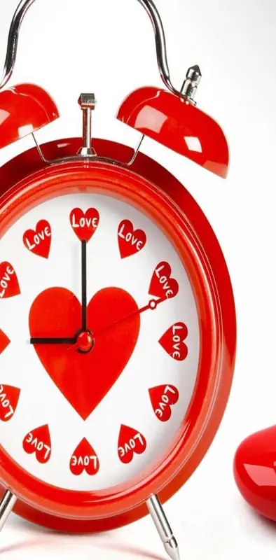 Love hearts clock