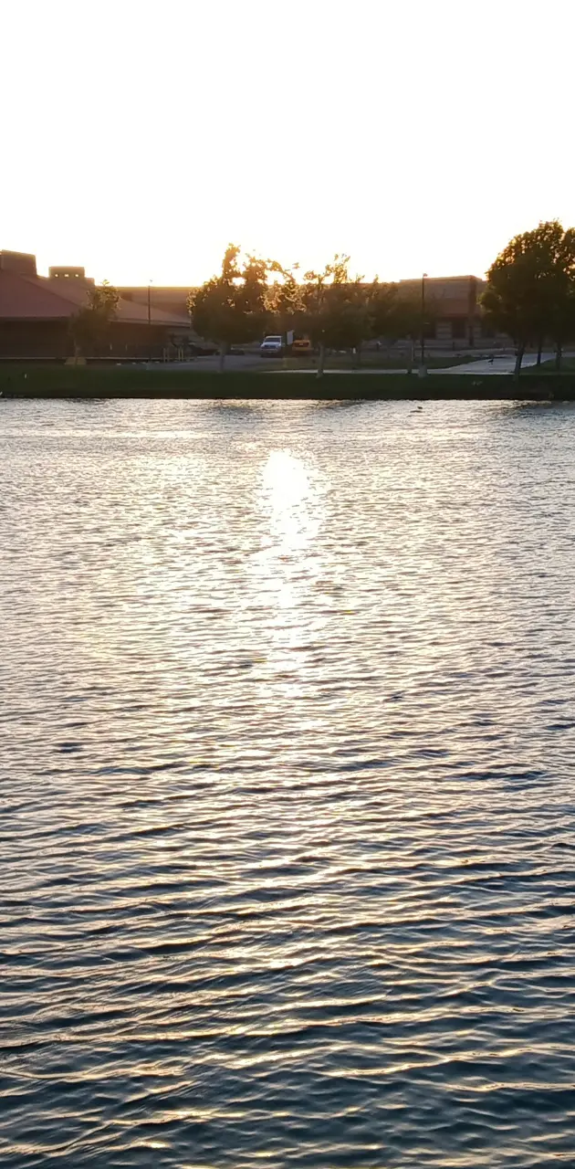 Sunset on lake 